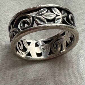 James Avery Retired Abounding Vines Ring Size 6